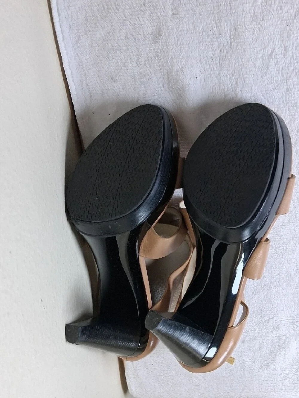 Michael Kors Nude/Tan Leather Crisscross Heeled Sandals